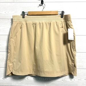 NWT • WESTBOUND • Women’s Mid Rise Skort With Pockets • Tan/Cream • Size Large